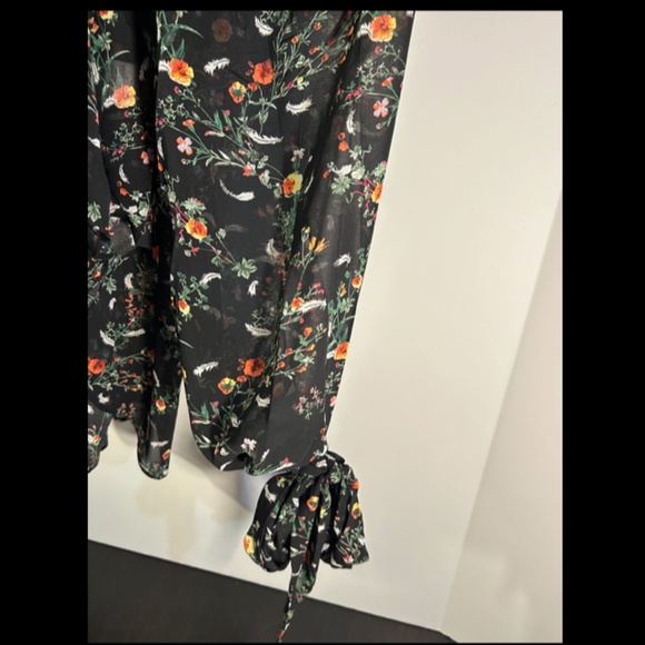 Jenn. Floral Off The Shoulder Long Sleeve Top Size M - NWT - Picture 9 of 16